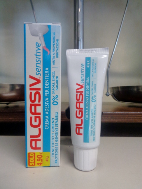 Algasiv Sensitive crema adesiva per dentiere