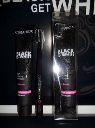 Curaprox Black is White, Dentifricio Sbiancante con spazzolino